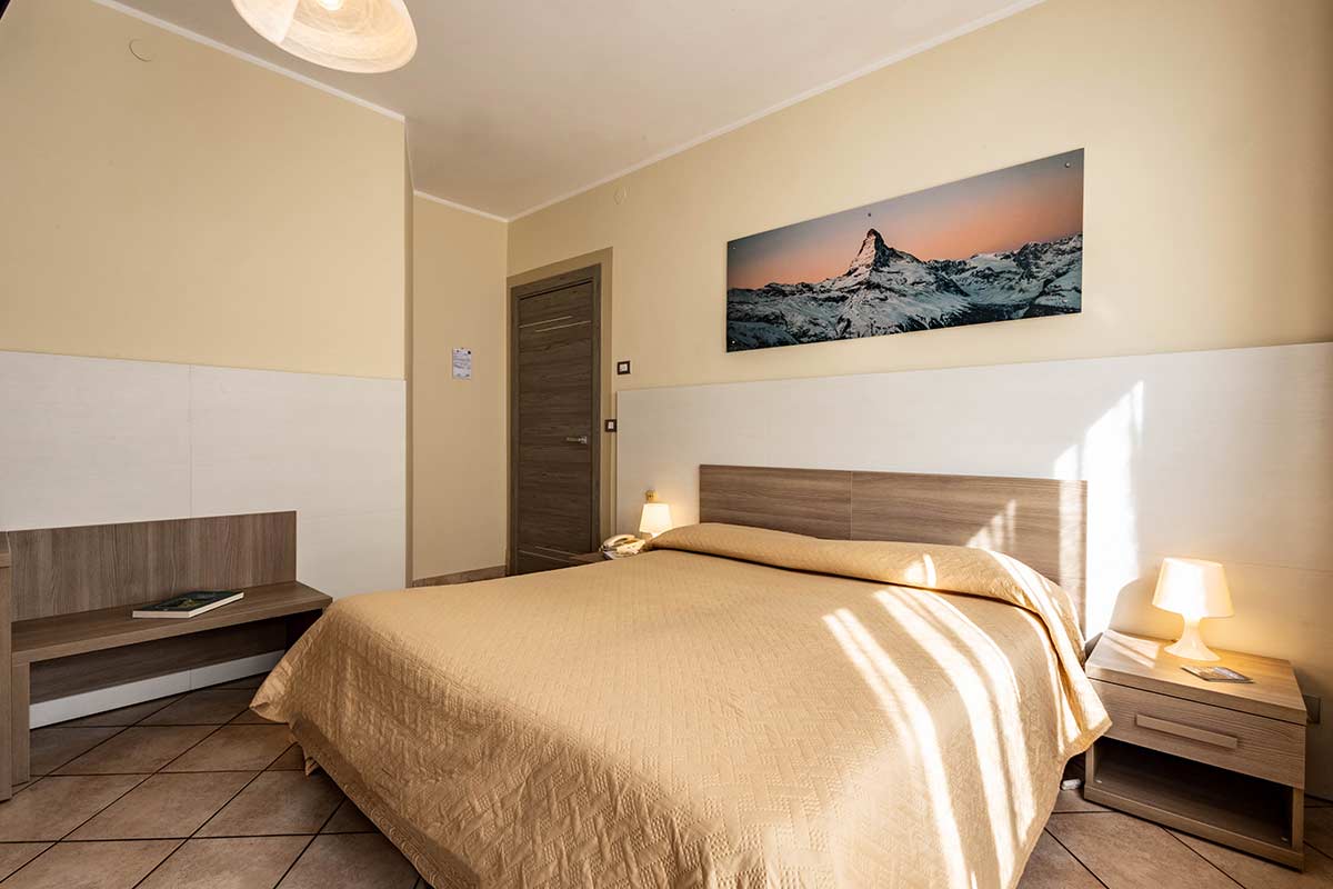hotel-pontsaintmartin-camera-doppia-bagno-2